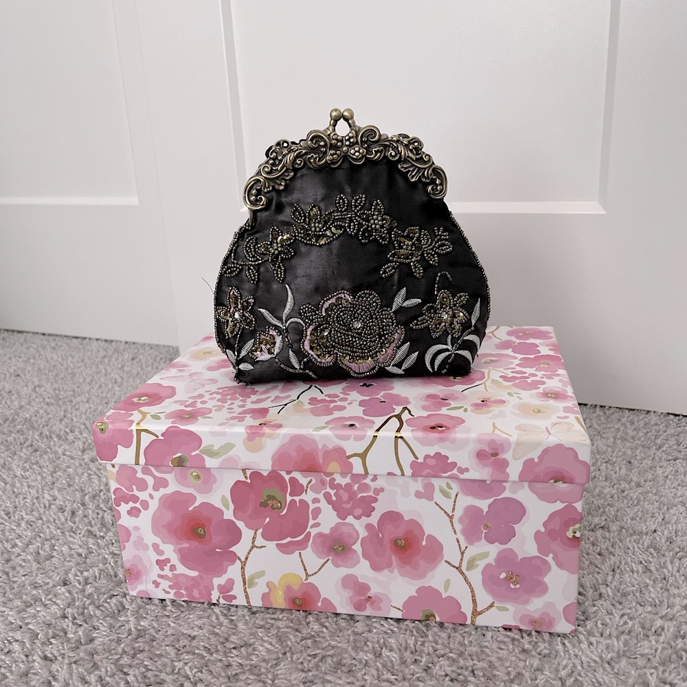 2𝒇𝒐𝒓$150 One of a kind small side bag/purse